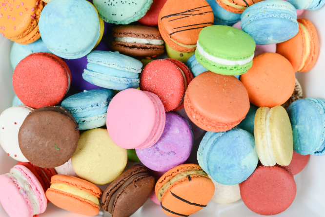 Pic of colorful macaroons