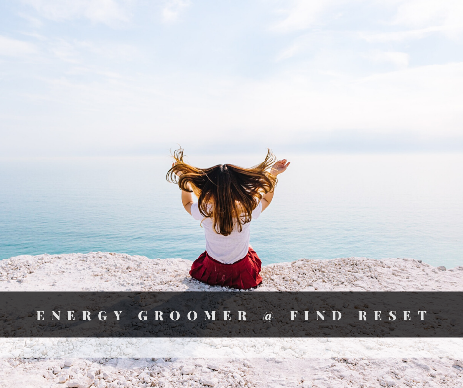 Pic of a girl near sea and letting go her hair